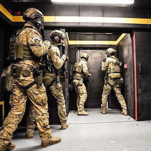 Polish Counter-terrorist Police unit in ESA
@spkpwroclaw_oficjalna_stronaESA GLOBAL:
@esa_austria
@euseca_cyprus
@euseca_france
@esa_lithuania
@esa_netherlands
@esa_paraguay
@esa_romania
@esa_scandinavia
@euseca_chile
@esa_lebanon
@euseca_ecuador
@euseca_hungary
@euseca_korea
@euseca_brasil
@euseca_portugal
@euseca_balkans
@euseca_china
@esa.turkiye
@euseca_uruguay
@euseca_es
@euseca_suriname
@esa_mexico
@euseca_angola
___________________
#europeansecurityacademy #euseca #esa #esacounit #menstyle #millitarywear #euseca #newinstore #militaryfashion #streetwear #camouflage #urbanfashion #militarygear #tacticalfashionESA